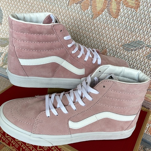 Vans Men’s Sk8-Hi
Pig Suede Zephyr
VN0A4EVT2PT
Sneakers - Picture 11 of 16